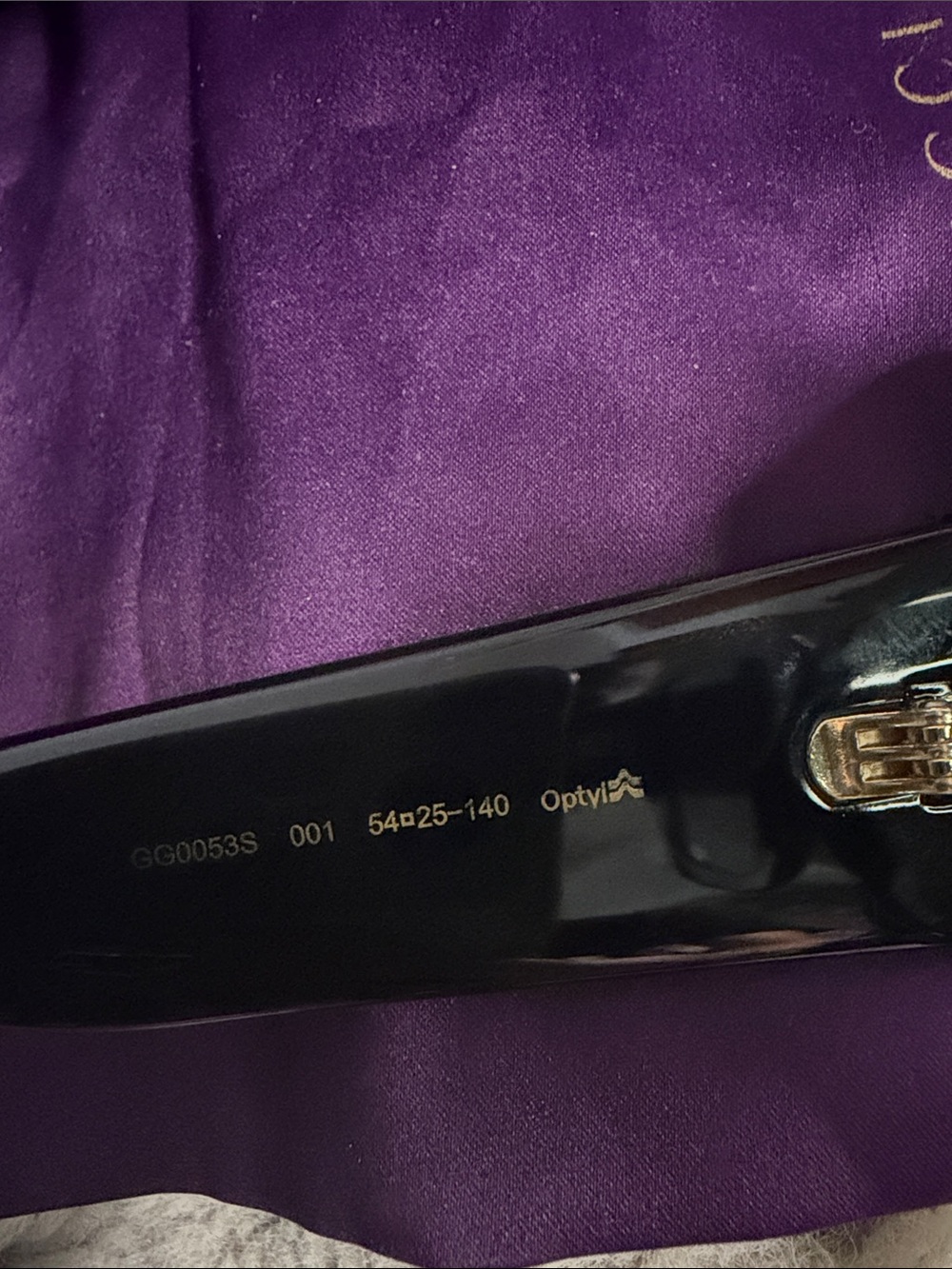 Gucci Oversized Square Sunglasses in Black - Picture 6 of 13
